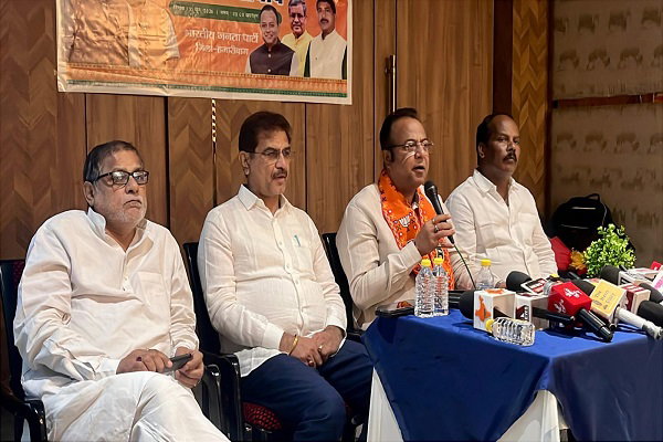 Hazaribagh News: मोदी सरकार के 12 वर्ष पर BJP विधायकों ने गिनाईं उपलब्धियां