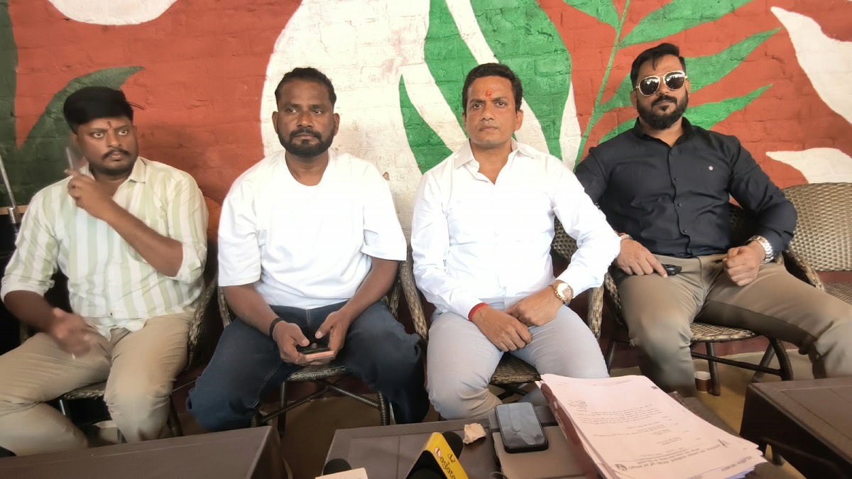 Giridih News: पार्षदों ने मेयर पर लगाया भेदभाव का आरोप, कहा- उनके एरिया में नहीं हो रहा विकास कार्य