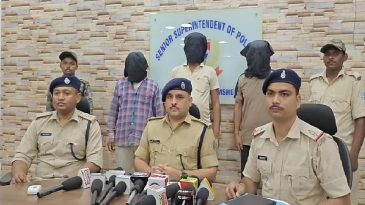 Jamshedpur News: गालुडीह में 11 किलो गांजा के साथ 3 तस्कर गिरफ्तार