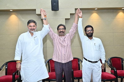 राज्यसभा चुनाव: CM आवास में बैठक के बाद JMM का संकेत- अब तक 61, पर रात अभी बाकी है