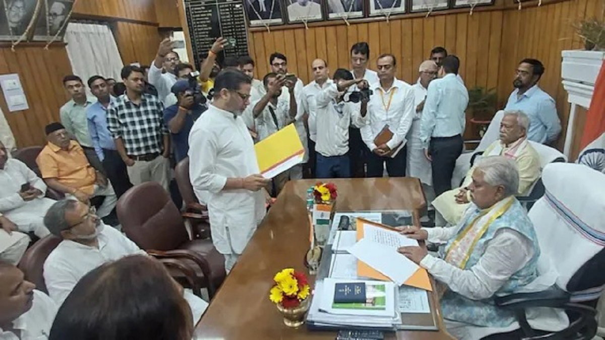 Bihar News: प्रशांत किशोर ने ली विधायक पद की शपथ, कहा-गौरव के साथ जिम्मेदारी का क्षण