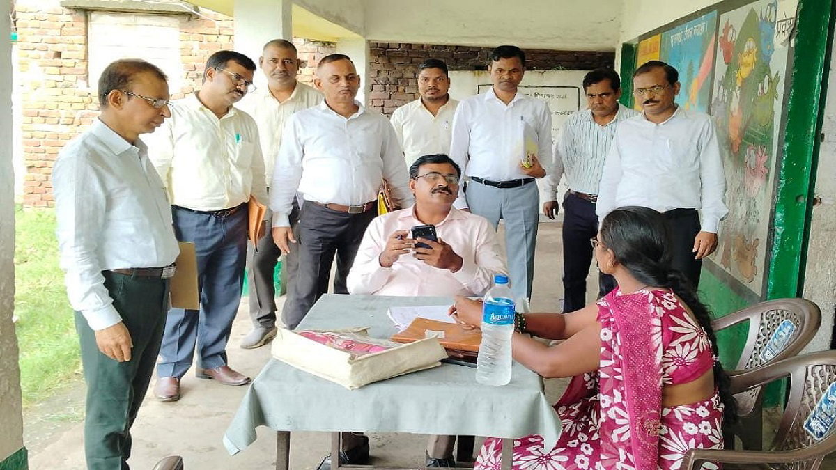 Dhanbad News: मतदाता सूची में लापरवाही पर BLO सुपरवाइजर पर होगी कार्रवाई- के. रवि