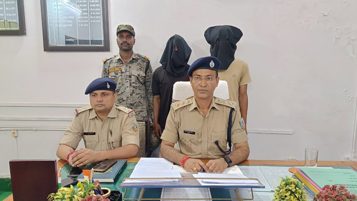 Chatra News: परियोजना बालिका उच्च विद्यालय में चोरी का खुलासा, दो गिरफ्तार
