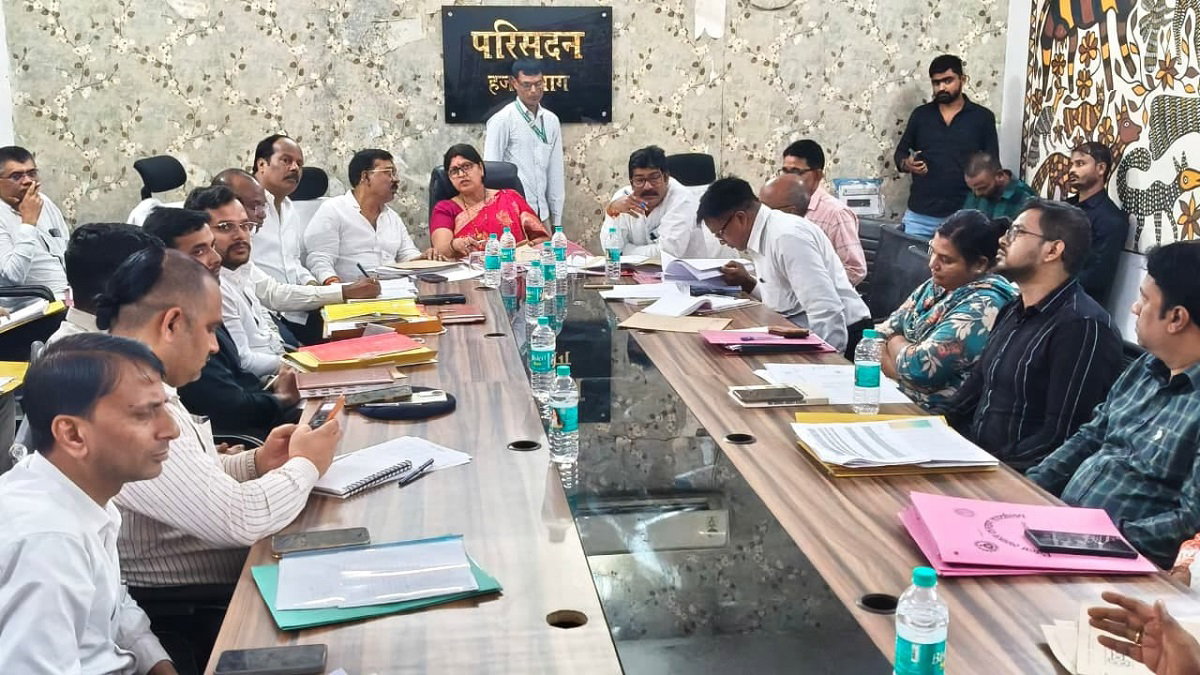 Hazaribagh News: झारखंड विधानसभा की सामान्य प्रयोजन समिति ने की योजनाओं की समीक्षा