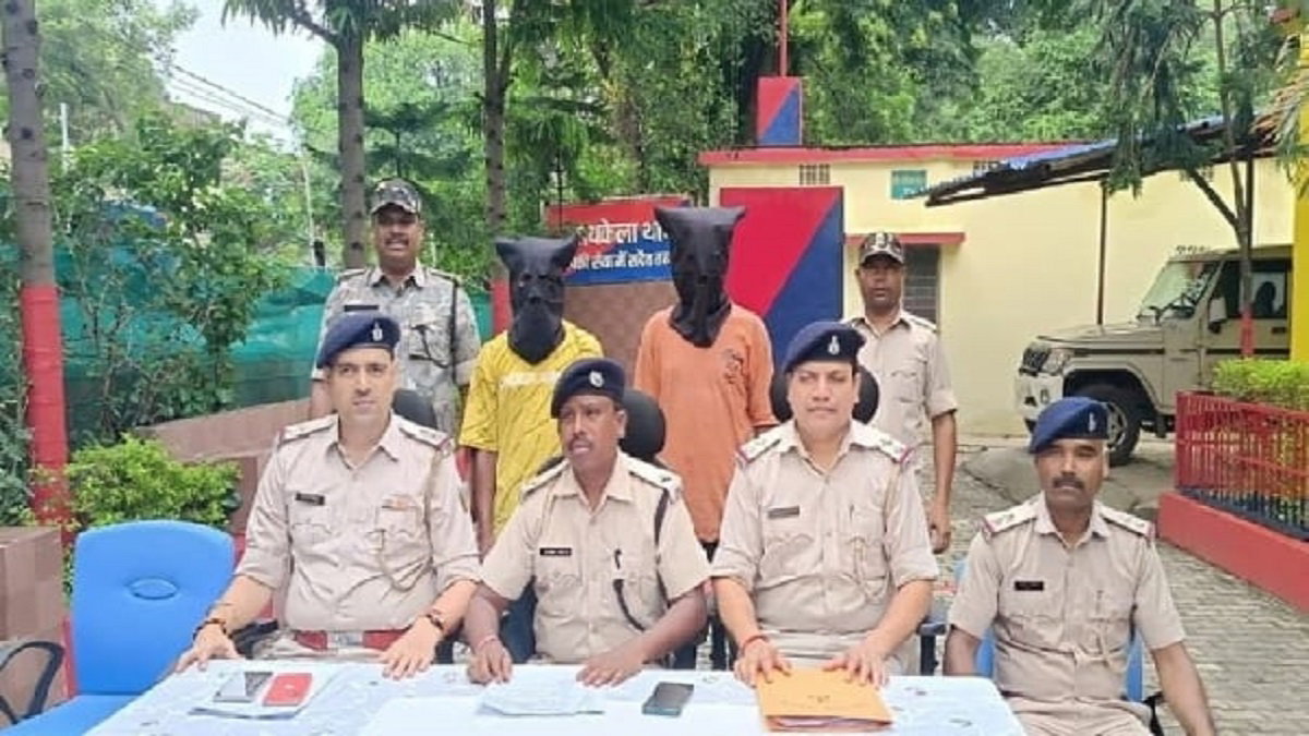 Saraikela News: सदर अस्पताल से चोरी हुई बाइक बरामद, दो गिरफ्तार