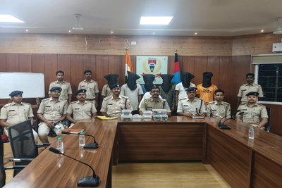 Khunti News: उग्रवाद पर पुलिस की लगाम, खूंटी से PLFI के 7 नक्सली गिरफ्तार
