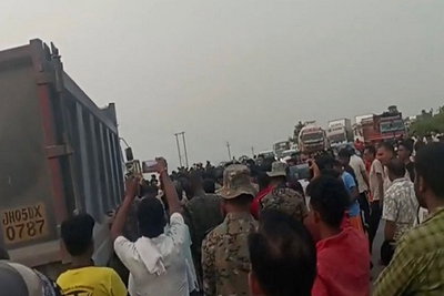 Jamshedpur News: गोविंदपुर में हाइवा की टक्कर से बाइक सवार की मौत