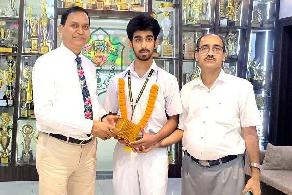 Bokaro News: डीपीएस बोकारो का आदित्य मिश्रा बने साइंस में झारखंड टॉपर