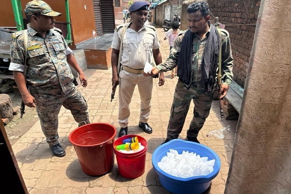 Jamshedpur News: अवैध शराब के खिलाफ कार्रवाई, एक गिरफ्तार