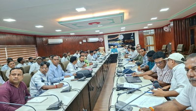 Jamtara News: IDSP रिपोर्ट में लापरवाही पर डीसी सख्त, CHO व ANM का कटेगा वेतन
