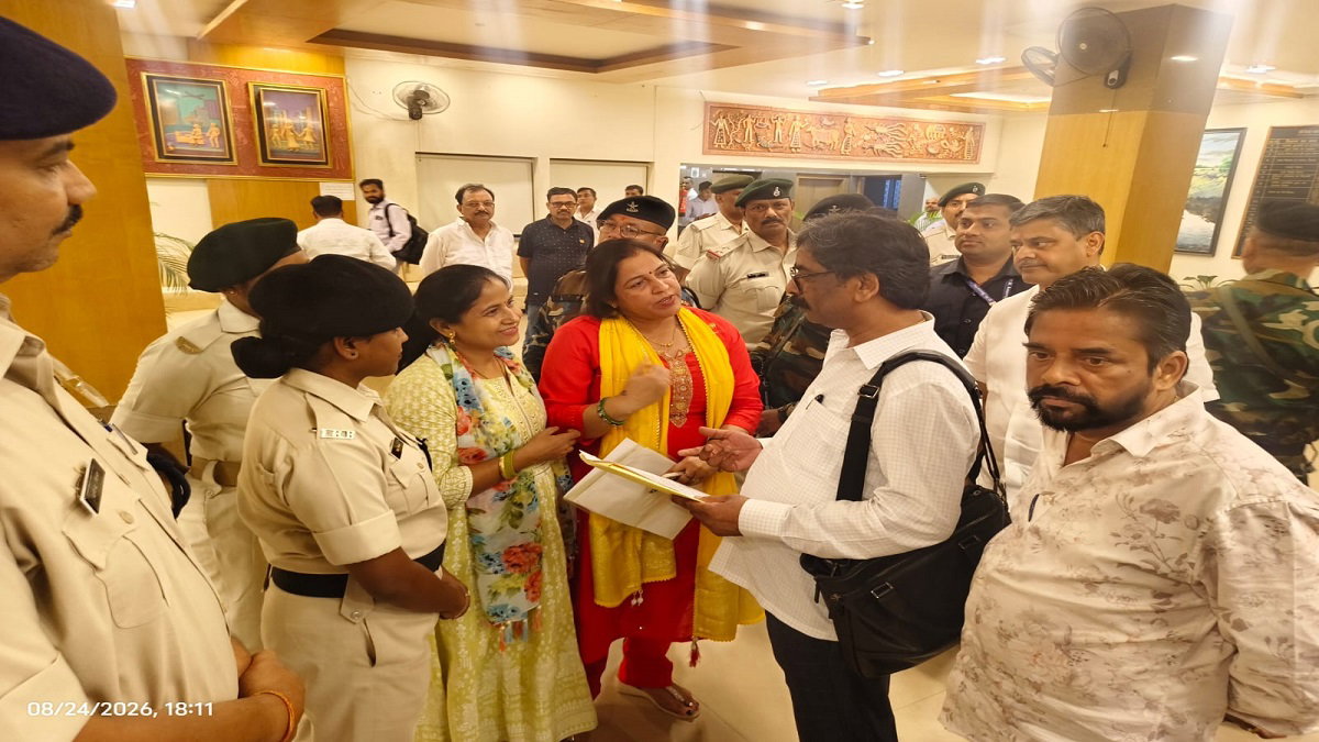 Simdega News: कस्तूरबा विद्यालय में मेकर-चेकर व्यवस्था बनाए रखने की मांग, सीएम से मिला प्रतिनिधिमंडल