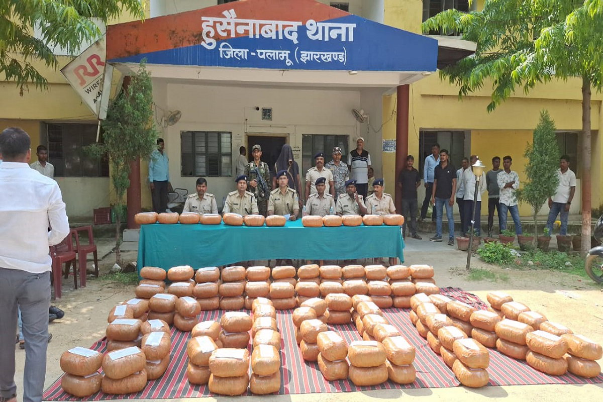 Palamu News: पलामू में ट्रक से 1.5 करोड़ का गांजा जब्त, चालक गिरफ्तार