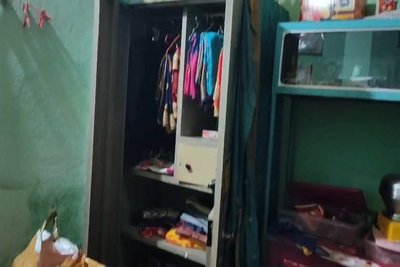 Jamtara News: नारायणपुर में घर का ताला तोड़कर लाखों की चोरी