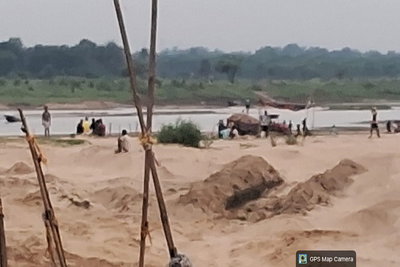 Jamtara News: NGT की रोक के बाद भी धड़ल्ले से हो रहा बालू उठाव