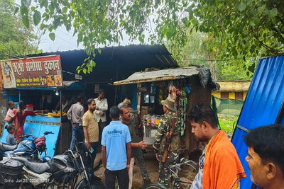 Hazaribagh News: ताजपुर पंचायत भवन के पास से अतिक्रमण हटाने की मांग