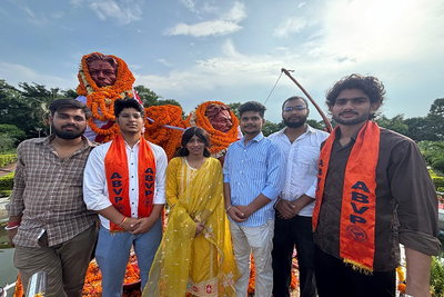 Ranchi News: हूल दिवस पर एबीवीपी ने वीर शहीद सिदो-कान्हू को दी श्रद्धांजलि