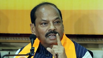 JPSC विवाद पर रघुवर दास ने उठाए सवाल, कहा-सॉल्वर गैंग व इंटरव्यू में पैसे लेने के आरोप की हो जांच