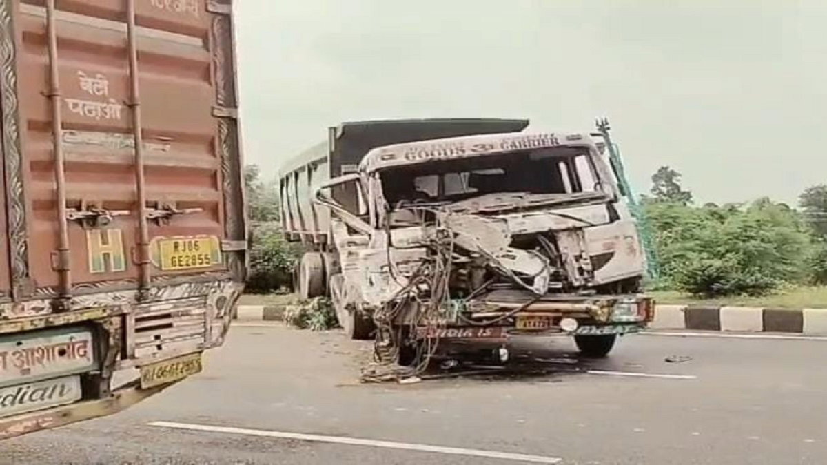 Truck and Hiva collide