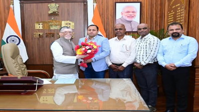 राज्यपाल संतोष गंगवार से मिली ओमेगा ग्रुप की टीम, औद्योगिक विकास पर की चर्चा