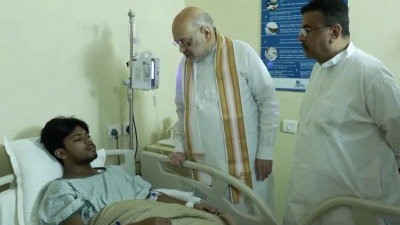 कोलकाता में भगदड़ : घायलों से मिलने अस्पताल पहुंचे अमित शाह, जज करेंगे जांच, 14 लोग हिरासत में