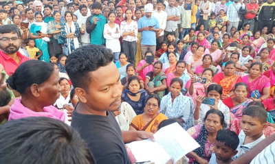 खूंटीः फादर बेनेदिक्त पर हमले के विरोध में छह घंटे सड़क जाम, डीसी-एसपी पहुंचे, उठ रहे कई सवाल