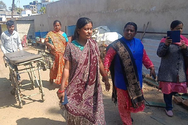 धनबाद :   मकान खाली कराने गई सरायढेला पुलिस पर गर्भवती महिला व बच्चों से मारपीट का आरोप