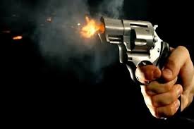 खूंटी : मेला से लौट रहे युवक से लूटपाट की कोशिश, भागने पर अपराधियों ने मारी गोली