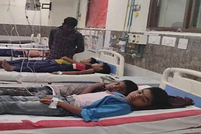 बिहार: सरकारी स्कूल में पानी पीने से एक दर्जन बच्चे बीमार, शिक्षा विभाग में मचा हड़कंप