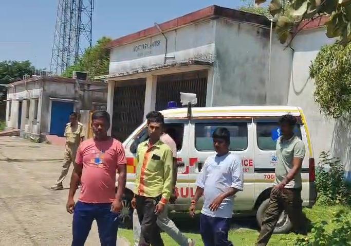 धनबाद : इंटर कॉलेज के पास वाहन की टक्कर से बुजुर्ग की मौत, चालक फरार