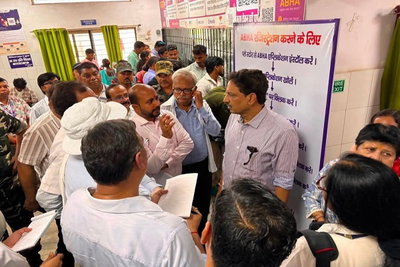 रामगढ़ सदर अस्पताल में बढ़ेंगे 250 बेड, अपर मुख्य सचिव ने भवन निर्माण का लिया जायजा