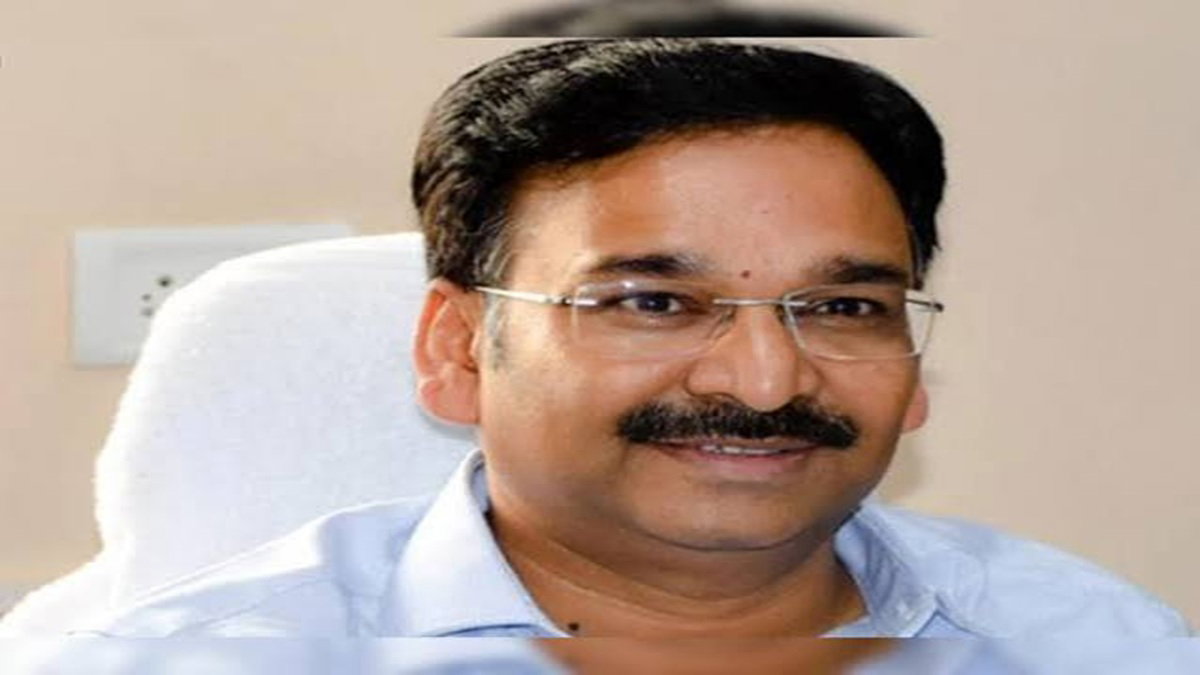 निलंबन मुक्त होने के बाद IAS विनय चौबे ने कार्मिक में दिया योगदान