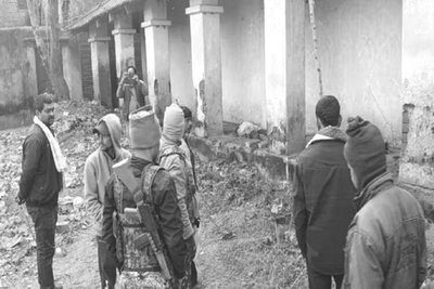 दुमका में डबल मर्डर, पुलिस कार्यालय के पीछे महिला व बच्ची का शव बरामद