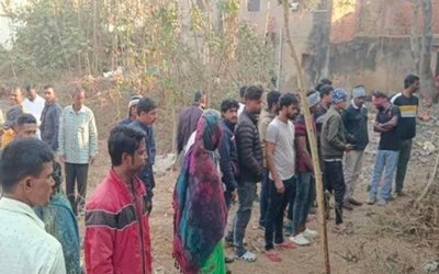 दुमका :  बंद पड़े पुलिस भवन के पीछे महिला व 6 साल की बच्ची का शव बरामद