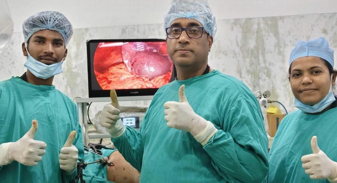 आधुनिक लैप्रोस्कोपिक तकनीक से बड़ा ऑपरेशन, 2 सेमी के छोटे छेद से निकाली गई 20 सेमी की तिल्ली