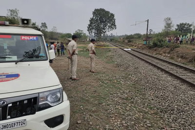 Ranchi News : चलती ट्रेन से गिरकर व्यक्ति की मौत, शिनाख्त में जुटी पुलिस