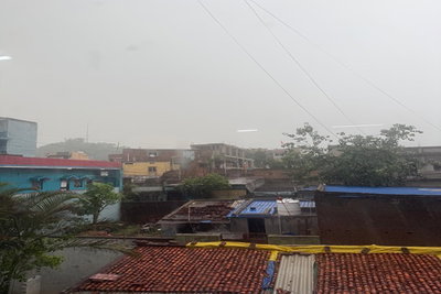 Jharkhand Weather :  रांची में  तेज आंधी के साथ बारिश शुरू,  9 जिलों में ऑरेंज अलर्ट