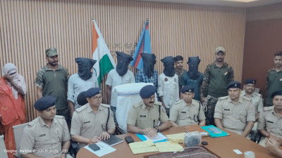 Deoghar News :   76.19 ग्राम ब्राउन शुगर के साथ महिला समेत 6 तस्कर गिरफ्तार
