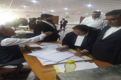 झारखंड स्टेट बार काउंसिल चुनाव :  75 बूथों पर मतदान जारी, अधिवक्ताओं में खासा उत्साह