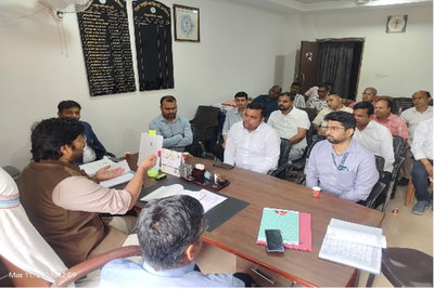 हजारीबाग में गैस व पेट्रोल-डीजल की आपूर्ति सामान्य, एसडीओ ने की समीक्षा बैठक