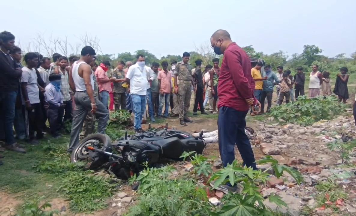 Dhanbad News :  युवक की पत्थर से कुचलकर हत्या, चांदमारी ग्राउंड के पास मिला शव