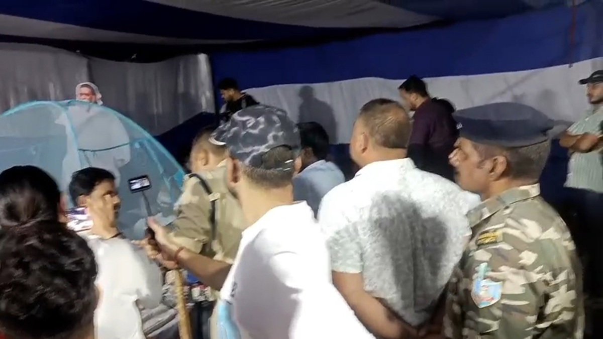 JPSC-JSSC PROTEST : आधी रात धरनास्थल पर पहुंचे प्रशासनिक अधिकारी, जबरन हटाए जाने की आशंका से छात्रों में आक्रोश