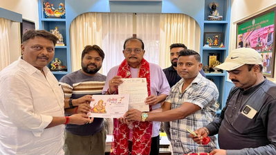वित्त मंत्री को गणेश पूजा समितियों ने दिया न्योता