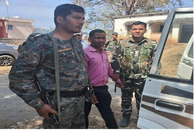 लातेहार :  पलामू एसीबी ने अमीन को 7 हजार रिश्वत लेते किया गिरफ्तार