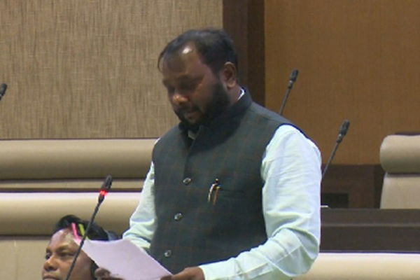 सदन में बोले सुदीप गुड़िया-तोरपा रेफरल अस्पताल में अल्ट्रासाउंड मशीन नहीं,  डॉक्टर की भी है कमी