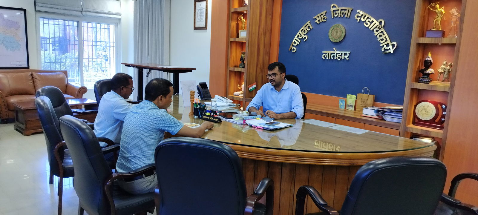 लंबित योजनाओं को जल्द पूरा करें : लातेहार डीसी