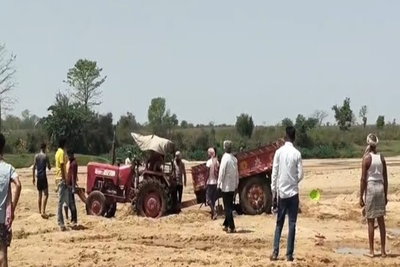 देवघर : सारठ में बालू उठाव को लेकर दो पक्षों में झड़प, FIR दर्ज