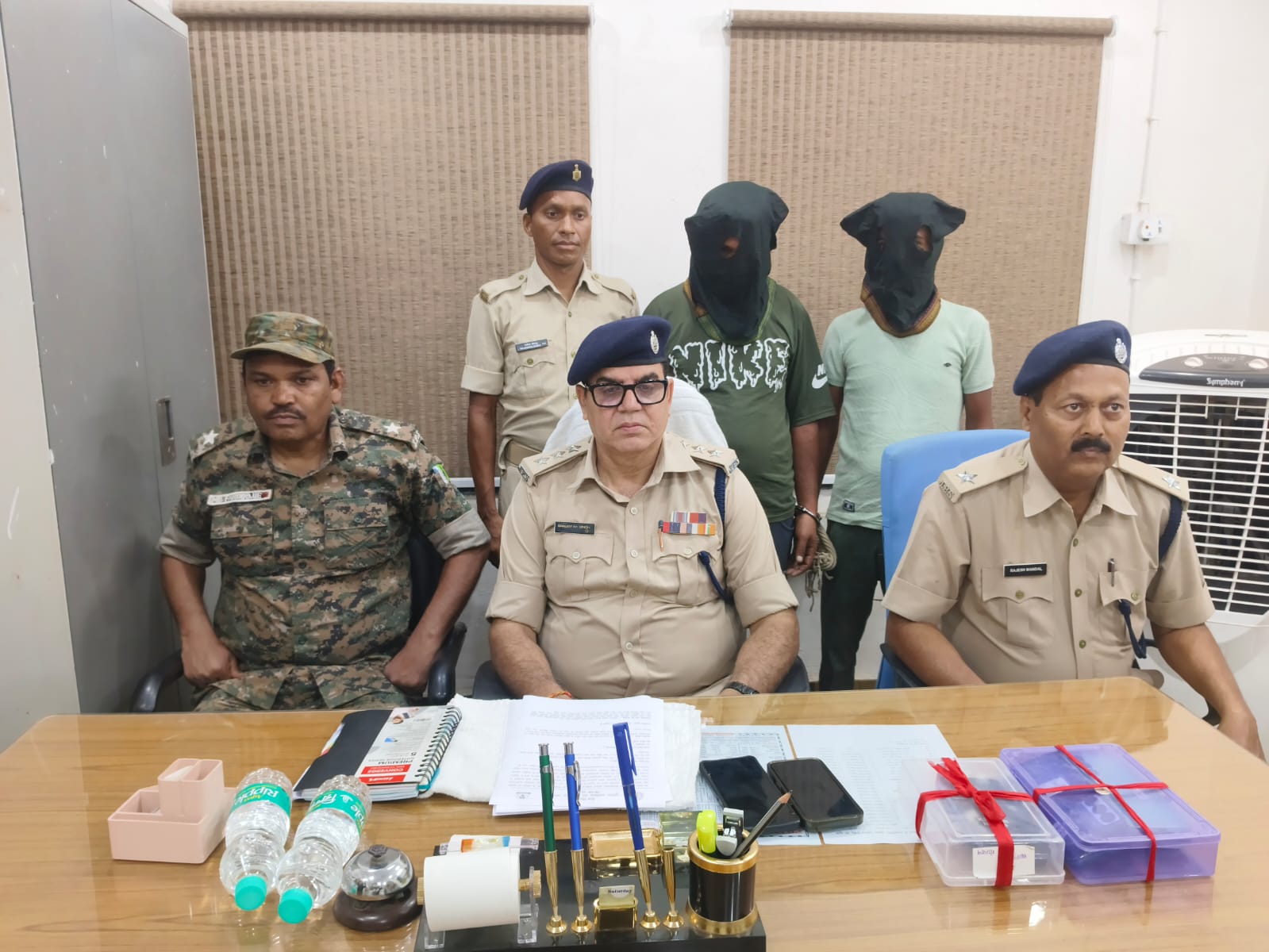 Jamtara News :  कस्टमर केयर बन KYC अपडेट कराने के नाम पर ठगी करने वाले दो गिरफ्तार