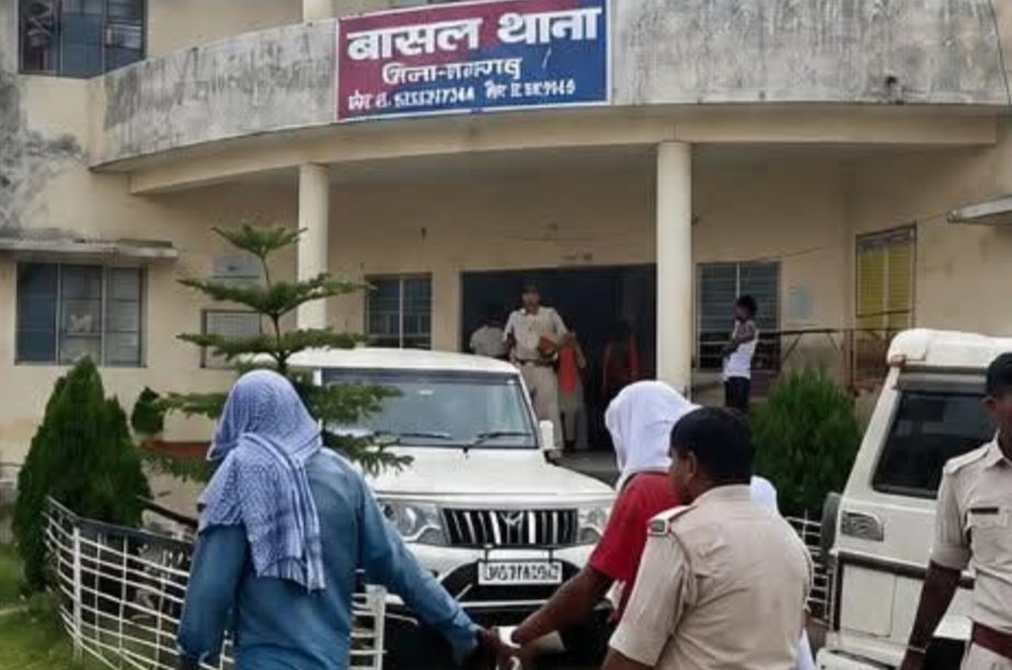 Ramgarh News :   प्रेमी जोड़े को डरा-धमकाकर बाइक छिनने वाले दो अपराधी गिरफ्तार