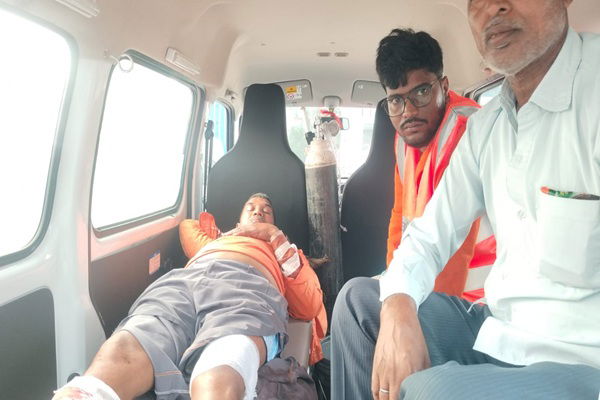 गिरिडीह :  स्टेशन में चोरी की कोशिश, गार्ड पर जानलेवा हमला, पैर की हड्डी टूटी