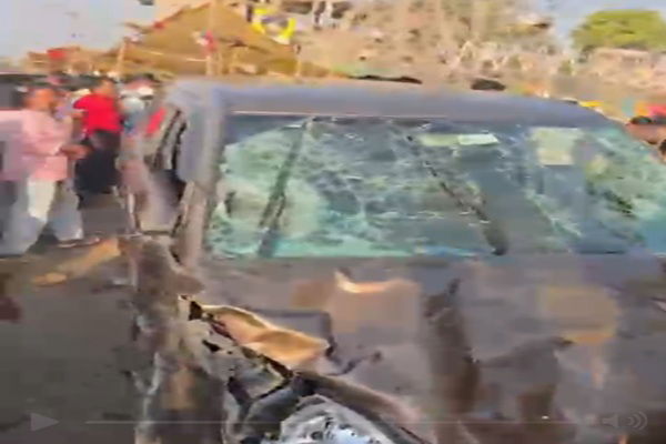 रांची :   डोल मेला में अनियंत्रित होकर कार घुसी, एक की मौत, 10 घायल